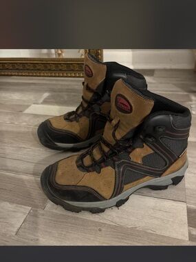 Avenger Men's Brown and Black Waterproof Hiking Boots